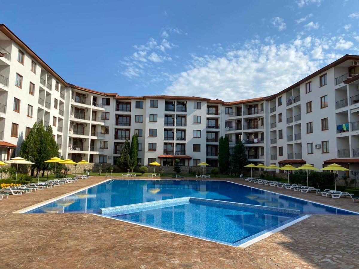 3 Room Family Apartment With Pool View Несебир Екстер'єр фото